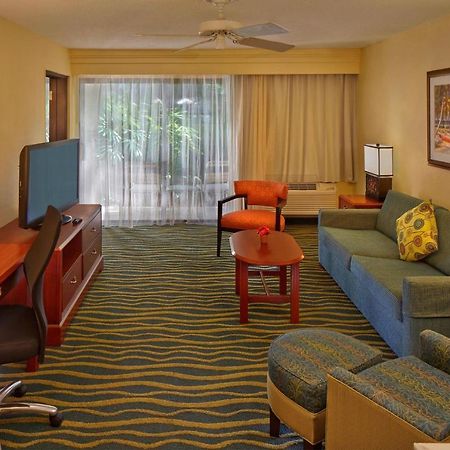 Отель Courtyard By Marriott Key West Waterfront Экстерьер фото