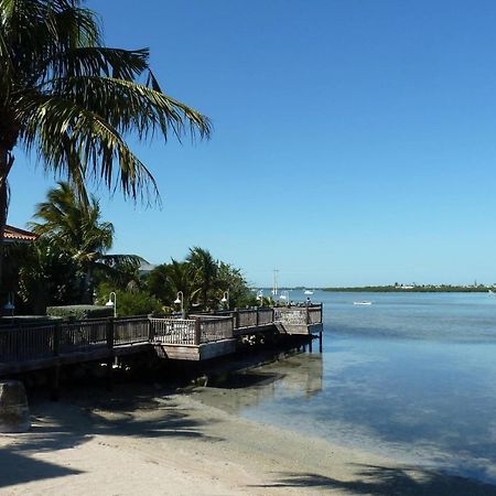 Отель Courtyard By Marriott Key West Waterfront Экстерьер фото