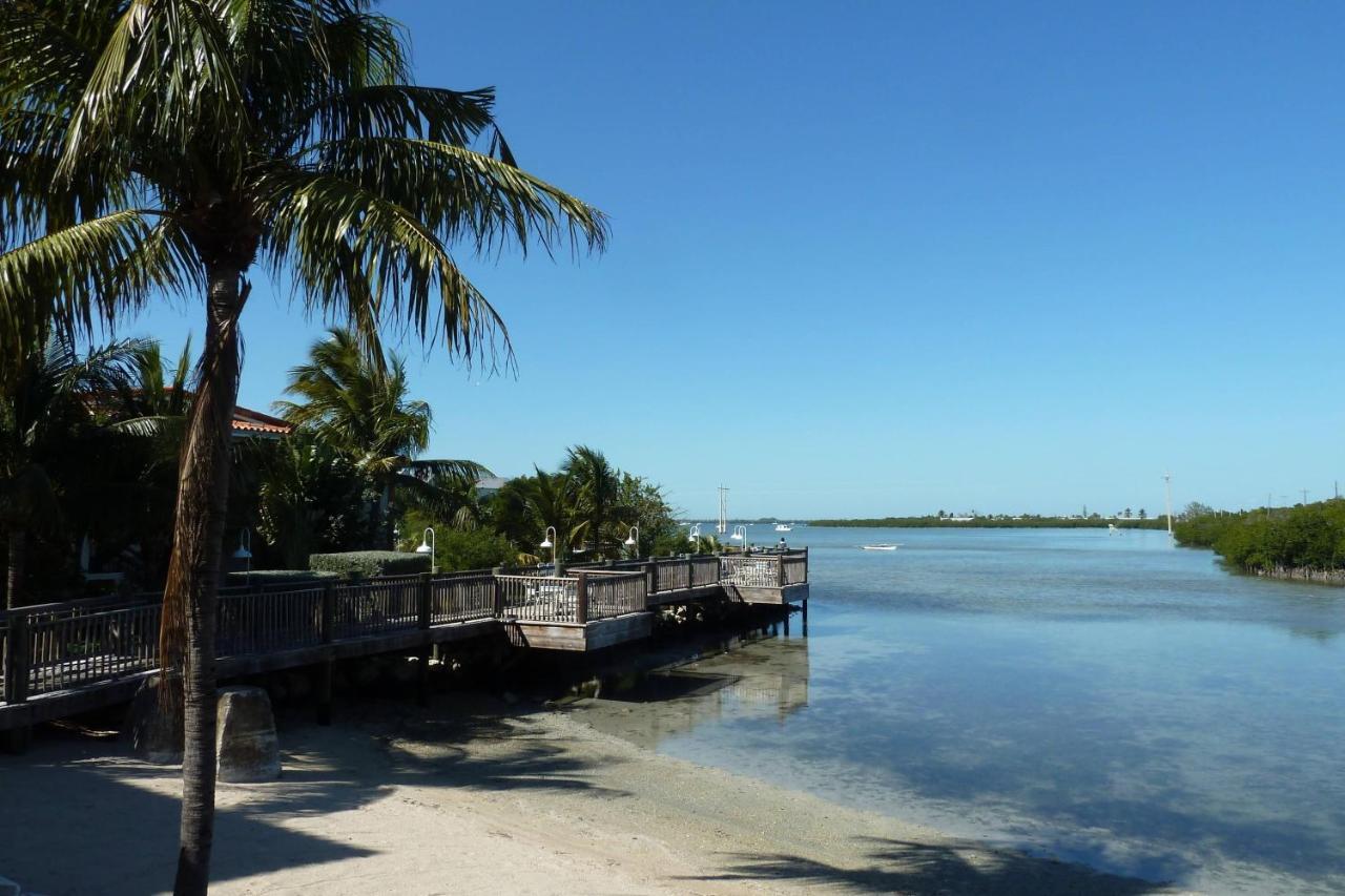 Отель Courtyard By Marriott Key West Waterfront Экстерьер фото