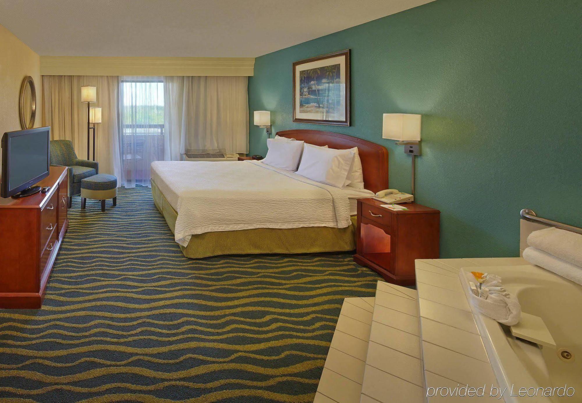 Отель Courtyard By Marriott Key West Waterfront Экстерьер фото