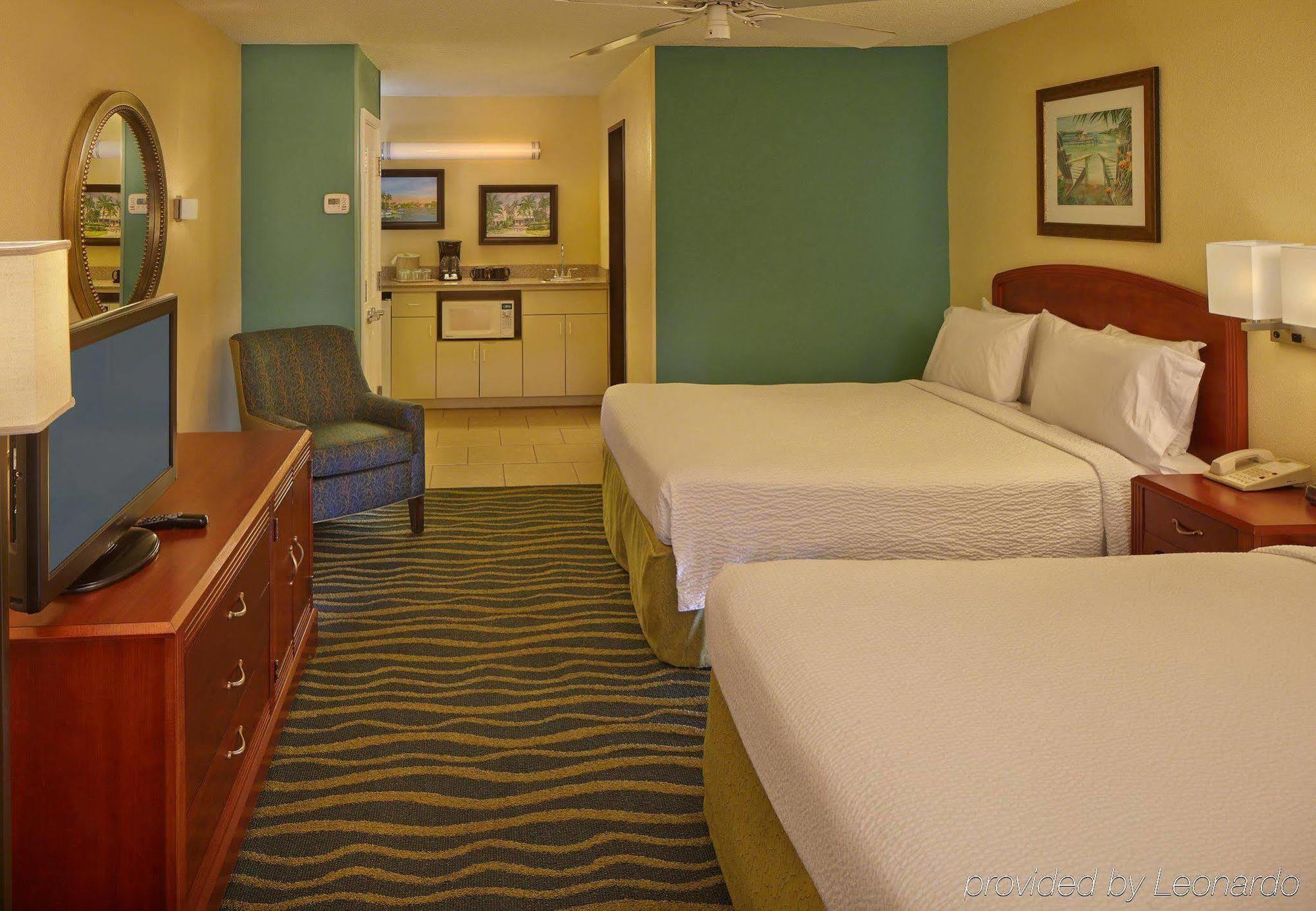 Отель Courtyard By Marriott Key West Waterfront Экстерьер фото