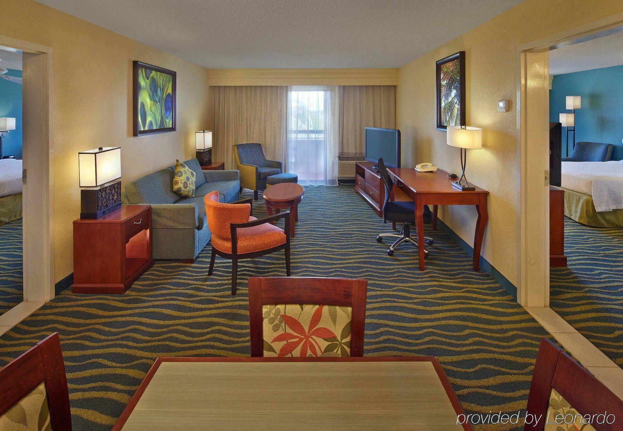 Отель Courtyard By Marriott Key West Waterfront Экстерьер фото